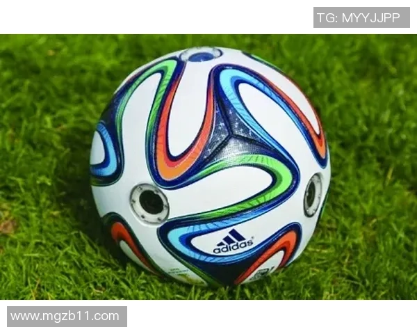 足球房间摆件的创意设计与搭配技巧让你的空间充满运动气息与活力